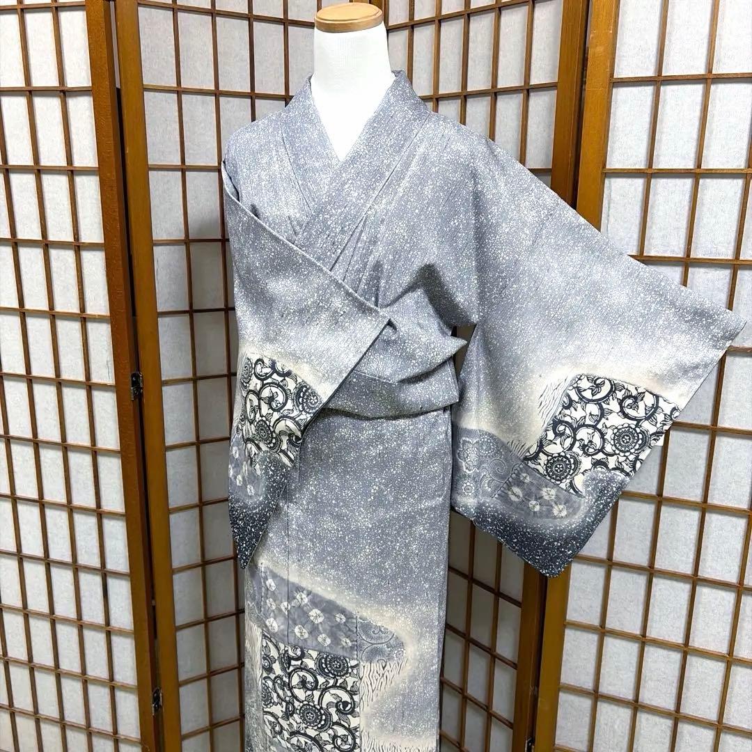 専用ページ　正絹　紬　付け下げ《流れ　花唐草》