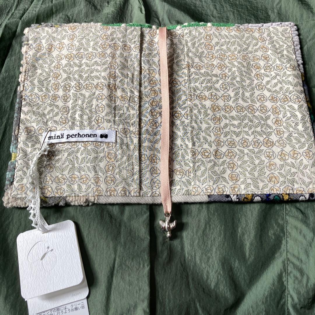 し*除様 (新品・貴重)ミナペルホネンブックカバー