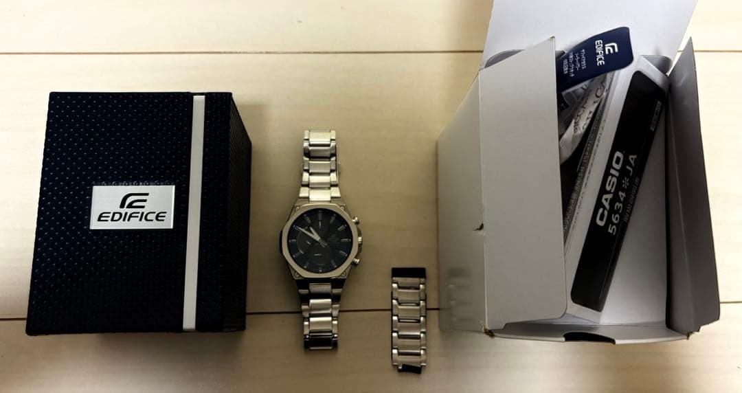 EFS-S570YD-1AJF EDIFICE シルバー