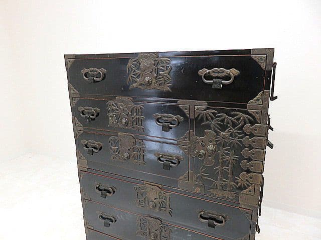 n*u様 黒漆時代箪笥　2段重ね　和箪笥/整理箪笥/着物箪笥　変わり金具/庄内箪