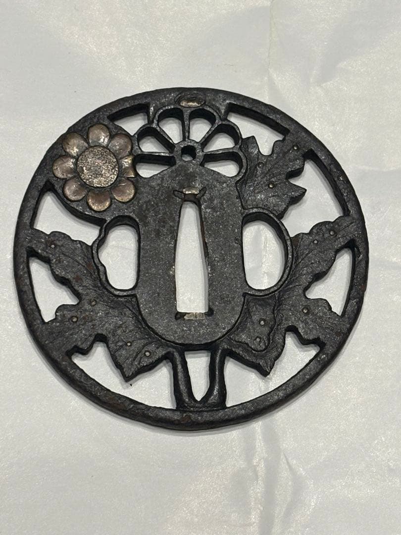 花と葉のデザイン 鍔(つば)