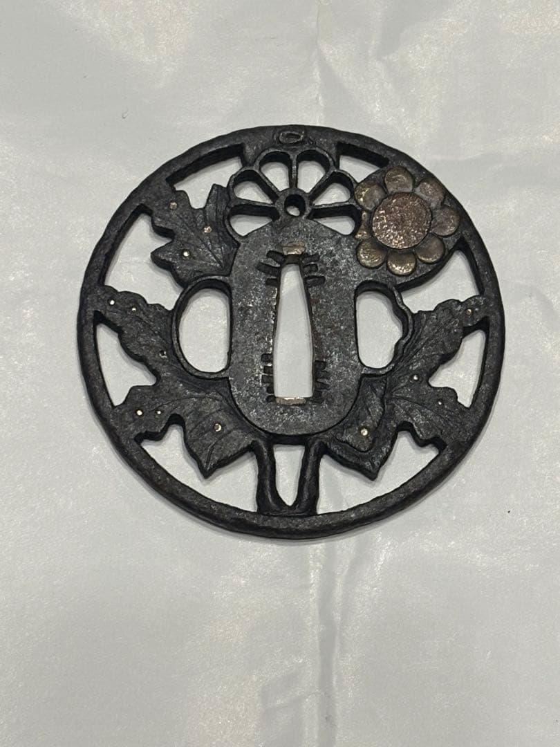 花と葉のデザイン 鍔(つば)