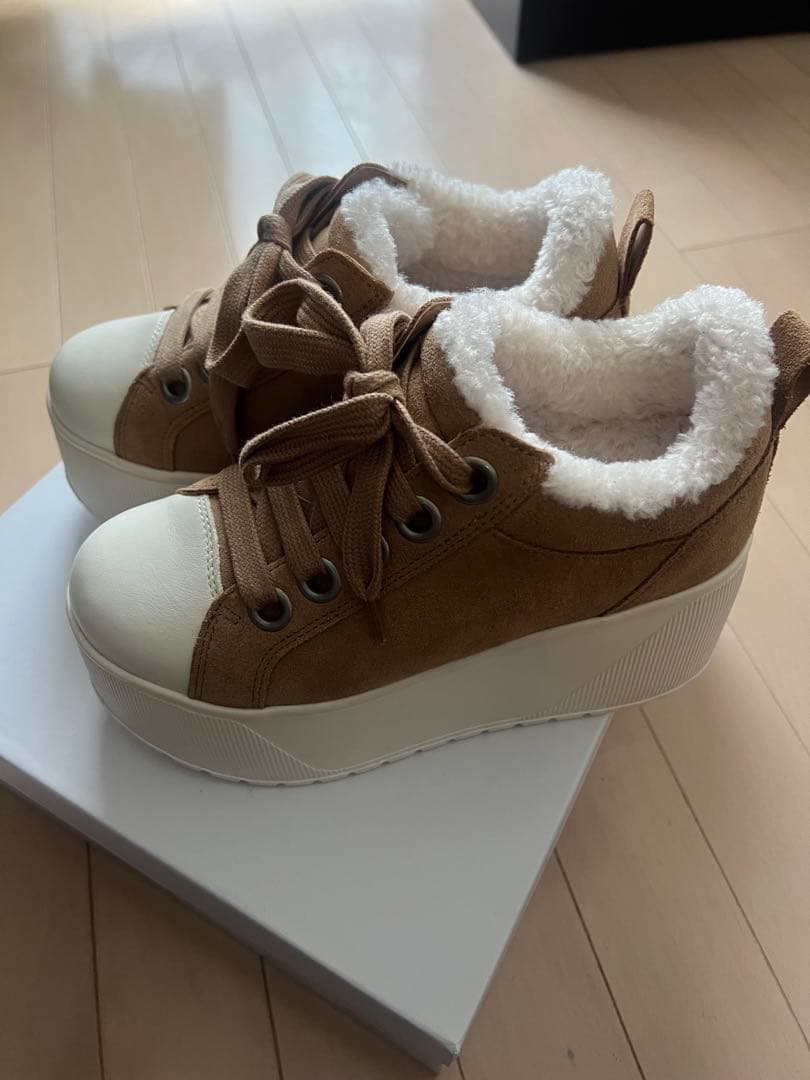 hii。モコモコスニーカーＳサイズ