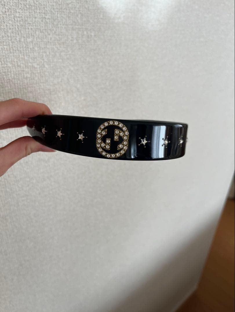 GUCCI ブラック ストーンカチューシャ