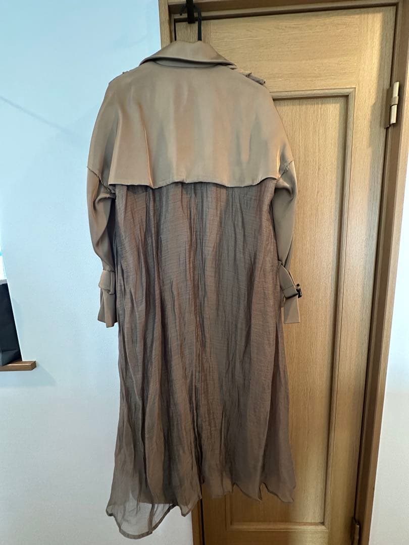 UN3D. ベージュ トレンチコート M