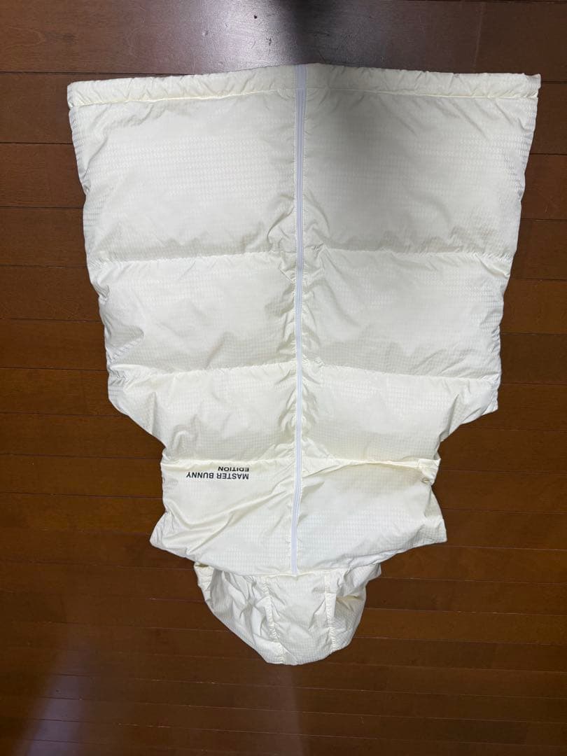 マスターバニー　アイボリー フード付きダウンジャケット MBE サイズ5