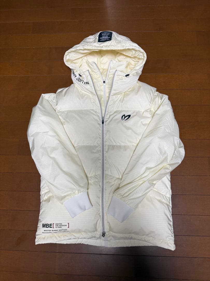 マスターバニー　アイボリー フード付きダウンジャケット MBE サイズ5
