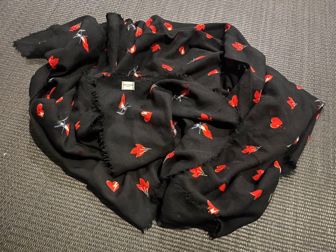 サンローラン　リップ大判ストール　マフラー　男女兼用