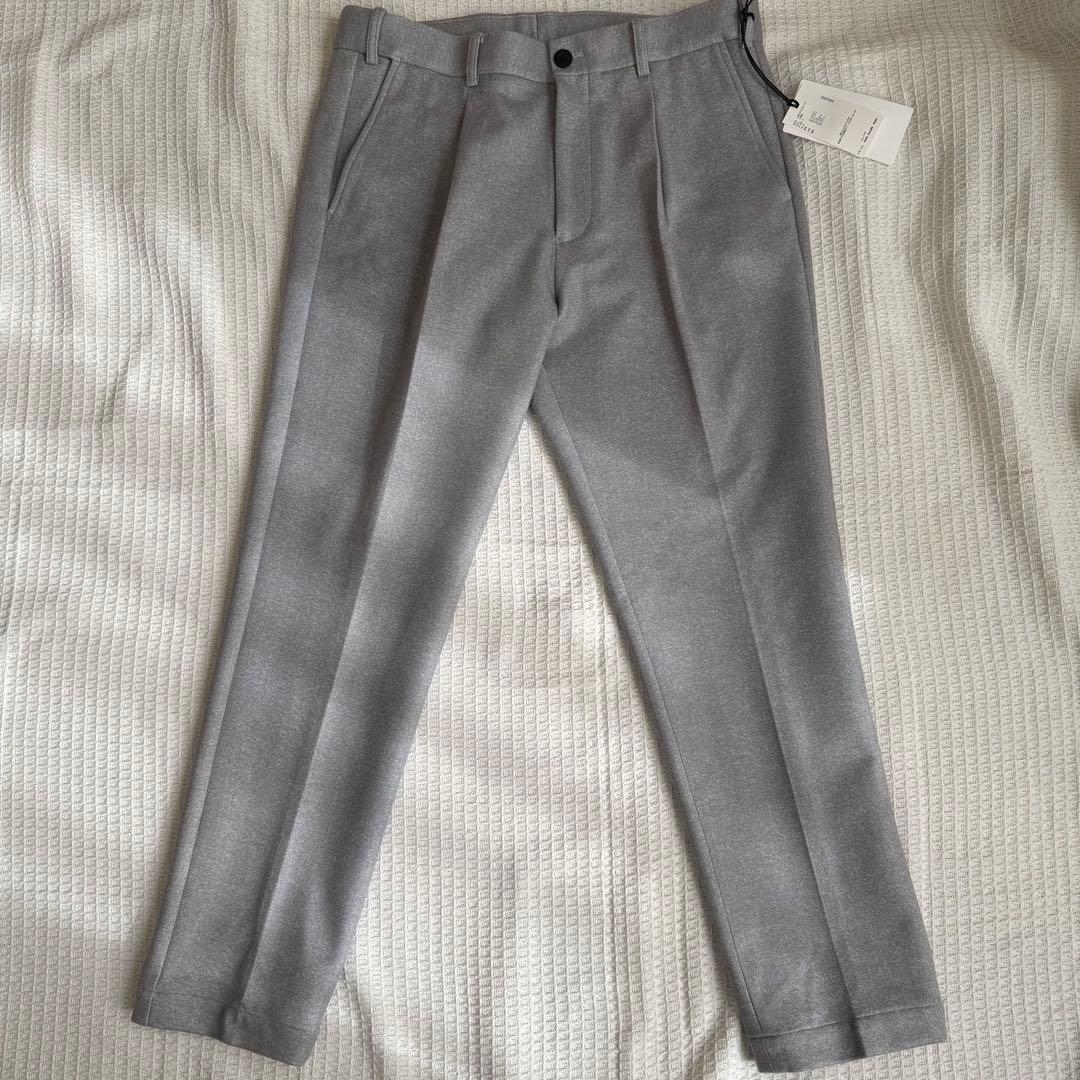 新品未使用アウール　センタープレス　ライトグレーパンツ　Lサイズ