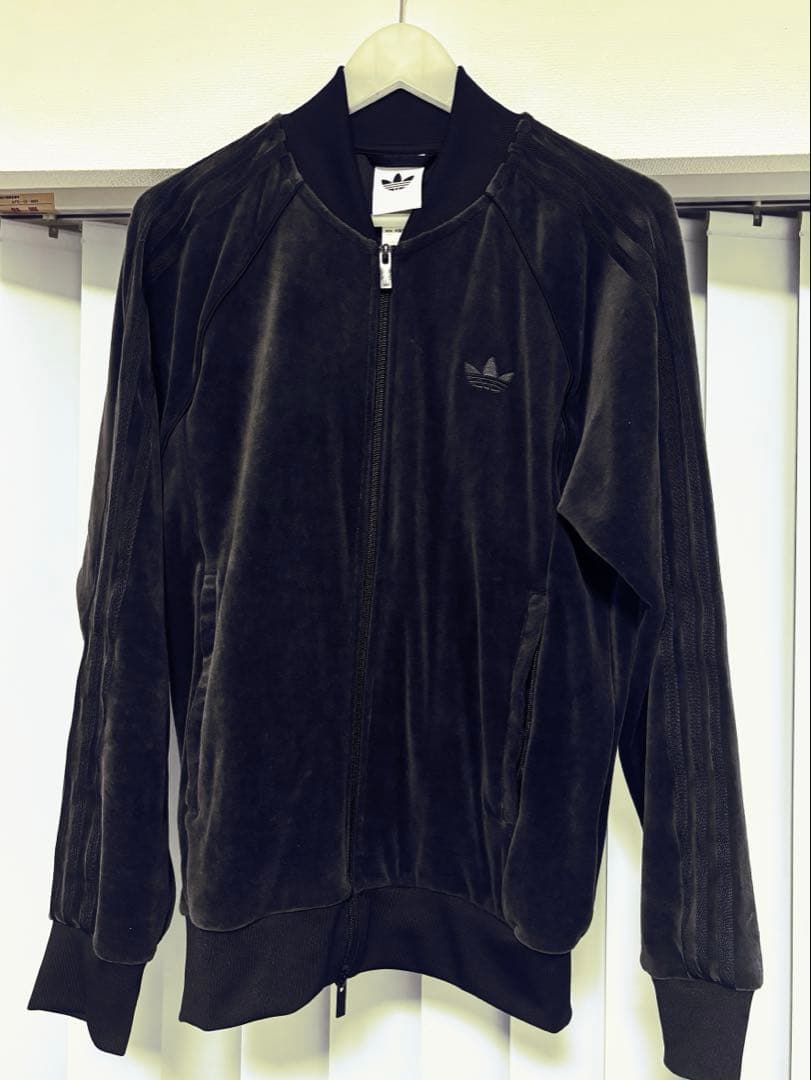 adidas ベロアトラックジャケット