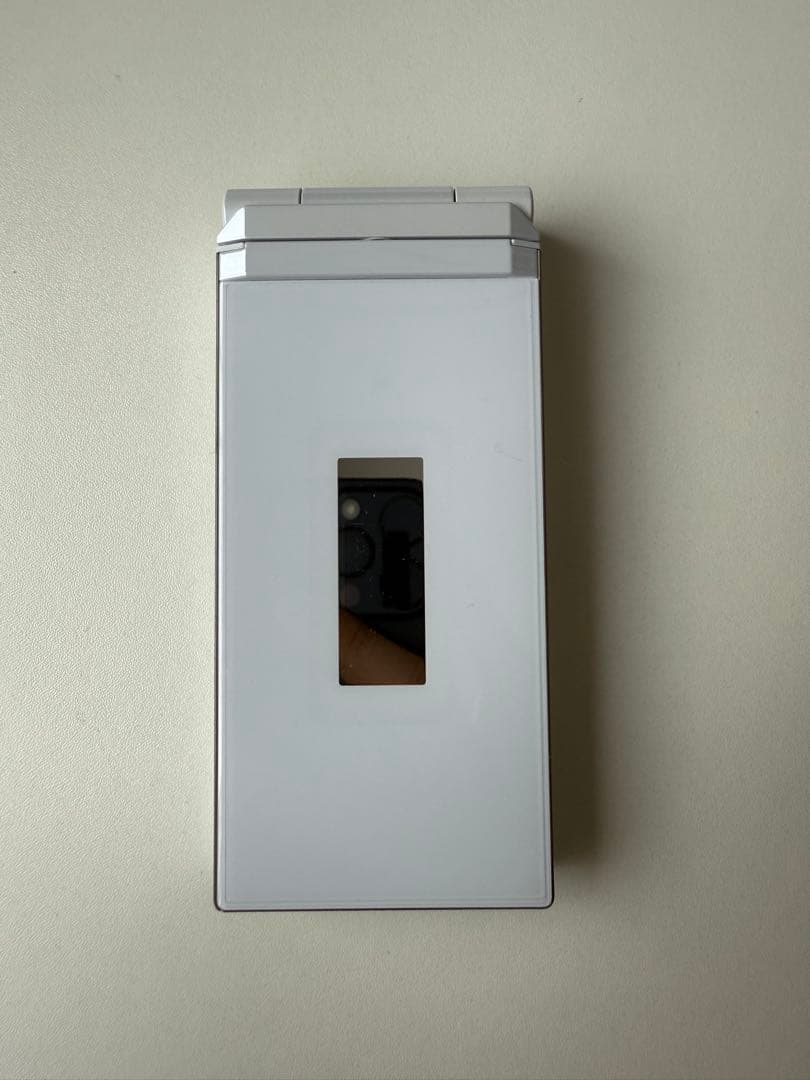 ドコモ　F-01C ホワイト