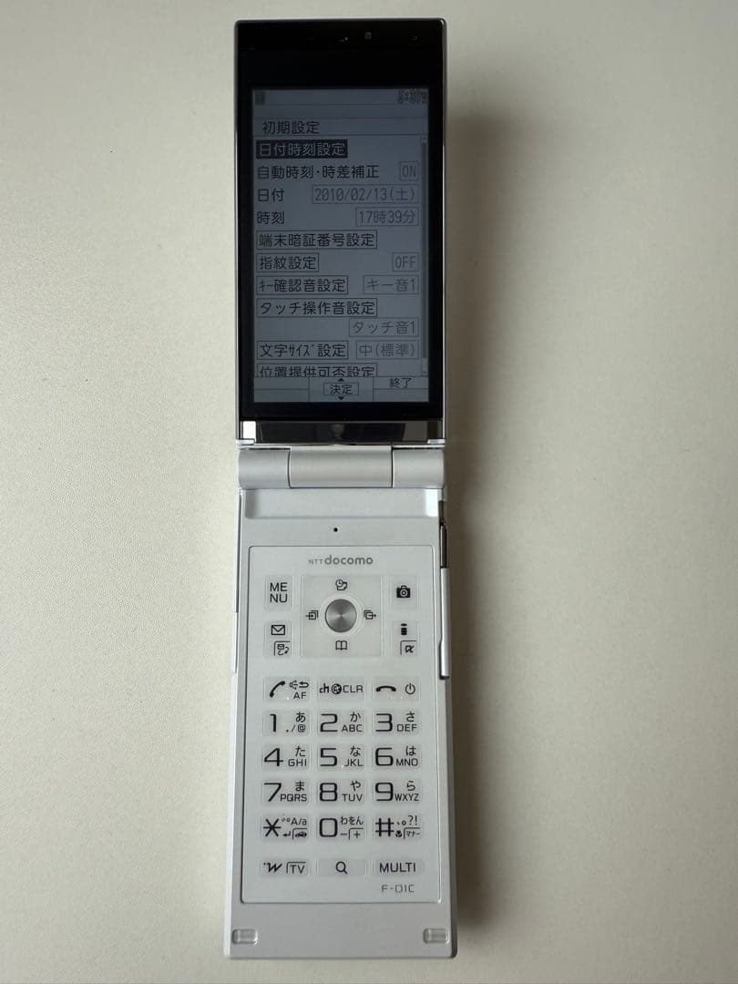 ドコモ　F-01C ホワイト