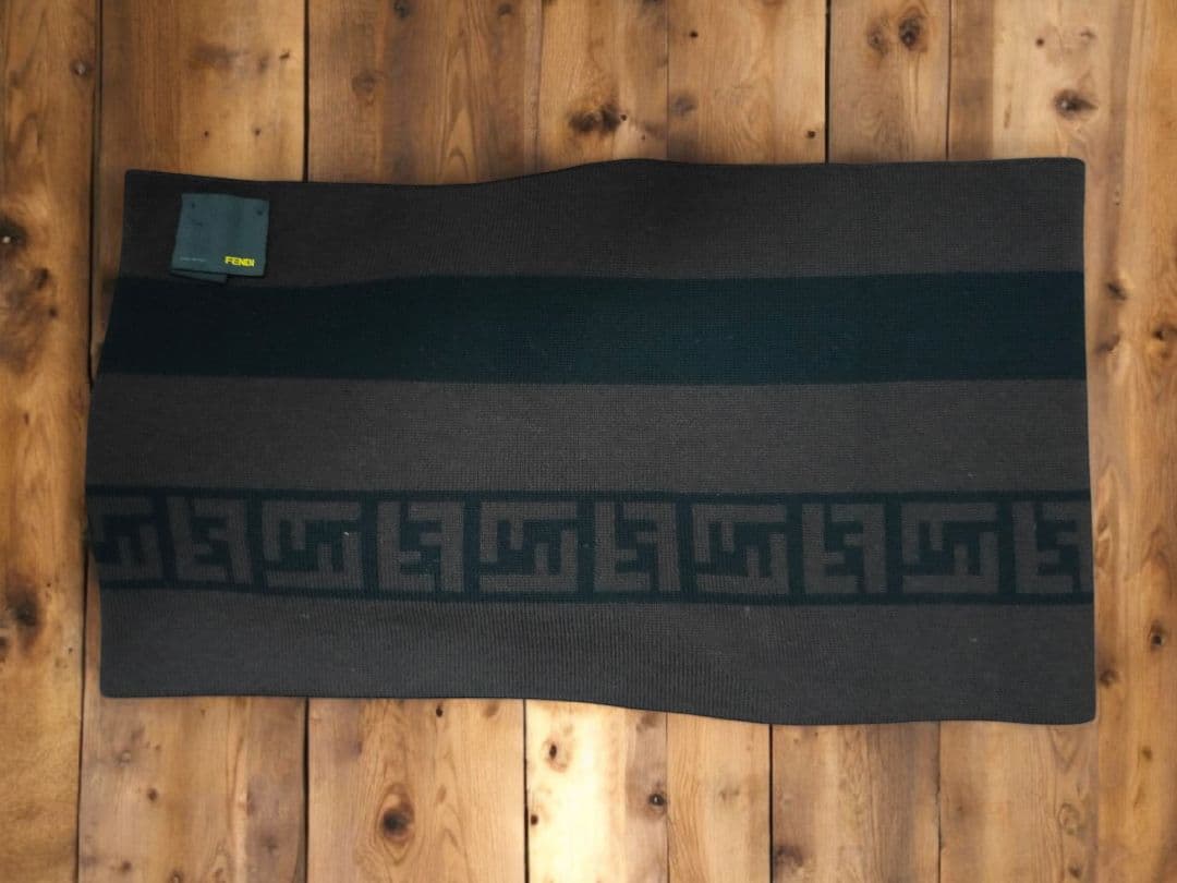 FENDI ブラウン ロゴマフラー