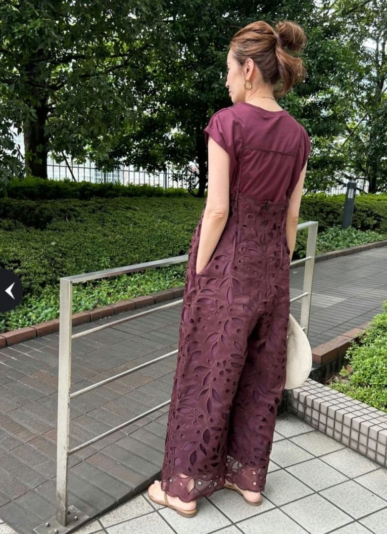 マイストラーダ 新品未使用 エンブロイダリーロンパース 赤茶