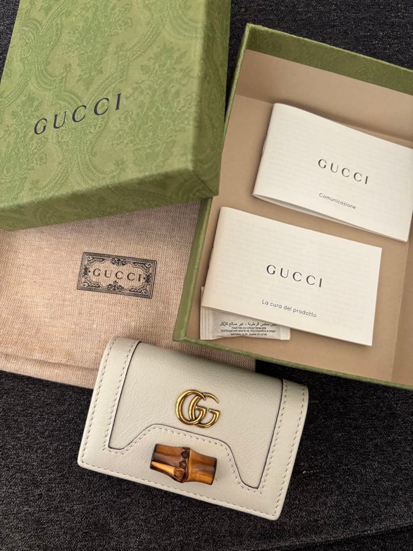 GUCCI ホワイトレザーキーケース