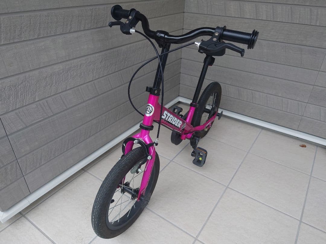 STRIDER 14x ピンク バランスバイク　サイドスタンド付