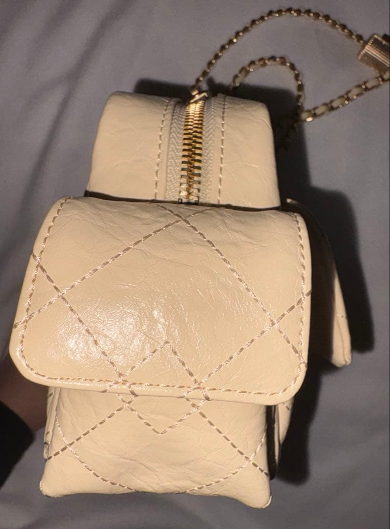 チャールズアンドキースDuo ドゥオ キルトクロスボディーバッグ バターイエロー