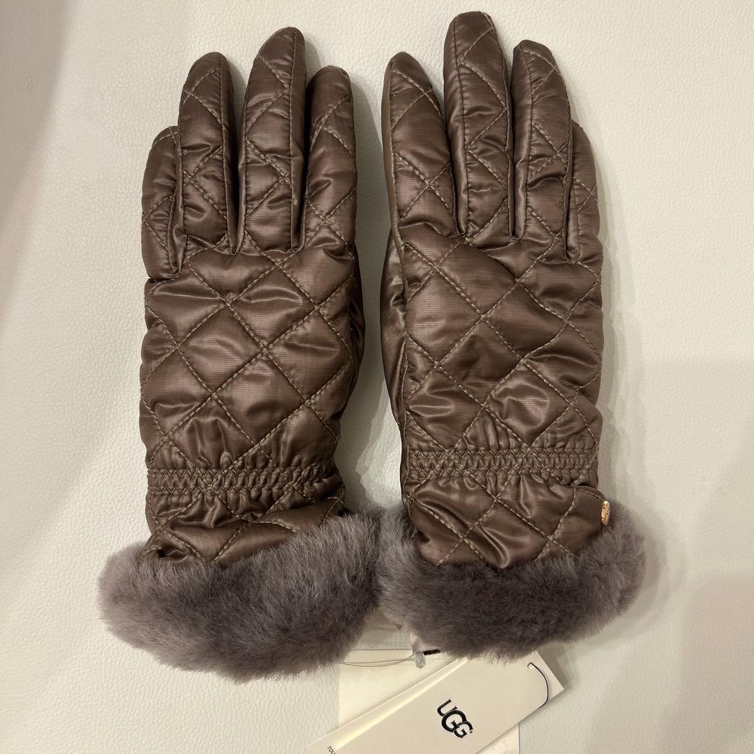 【新品】UGG キルティングオールウェザーグローブブラックS/Mタッチスクリーン