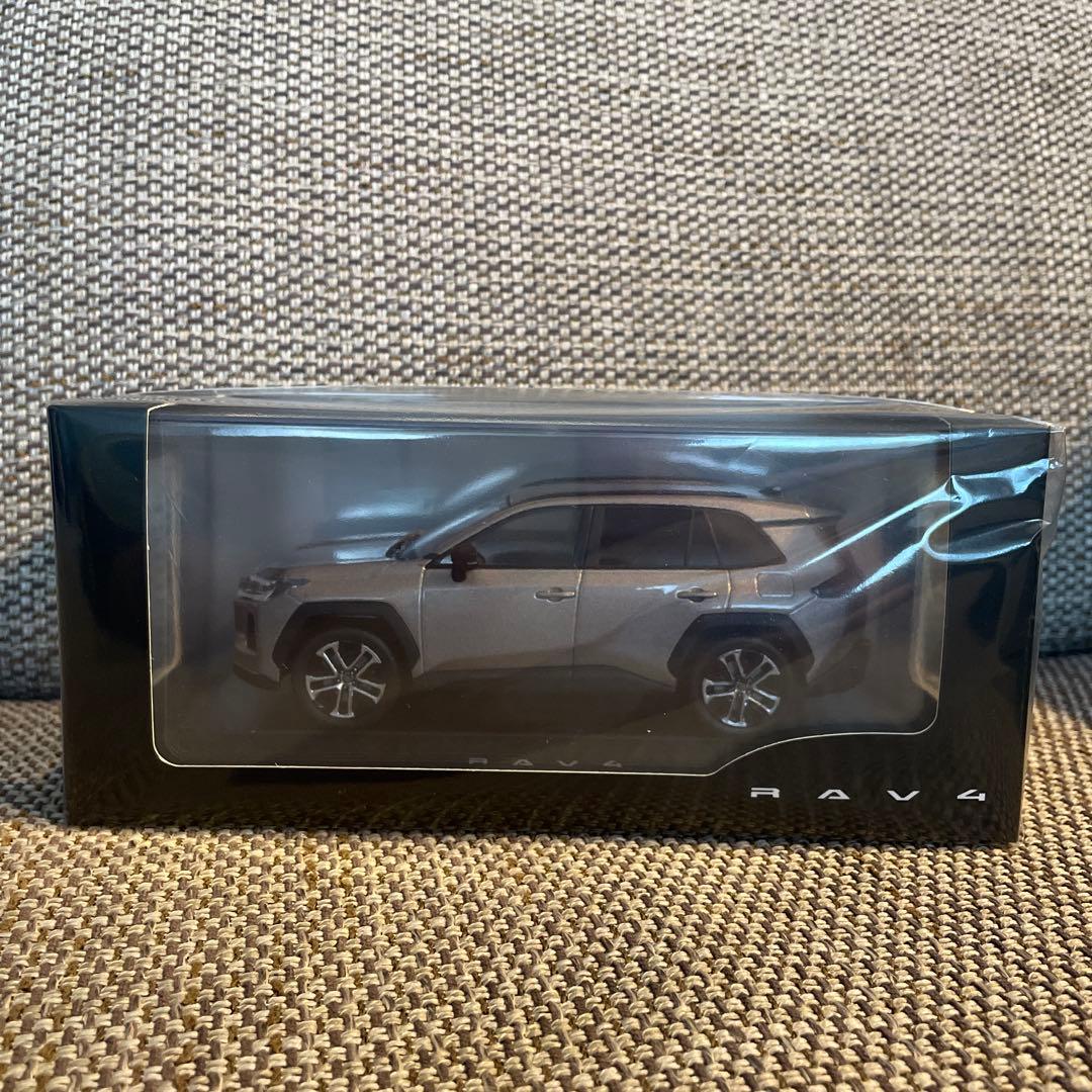【お値下げしました】トヨタ　新型RAV4 ミニカー