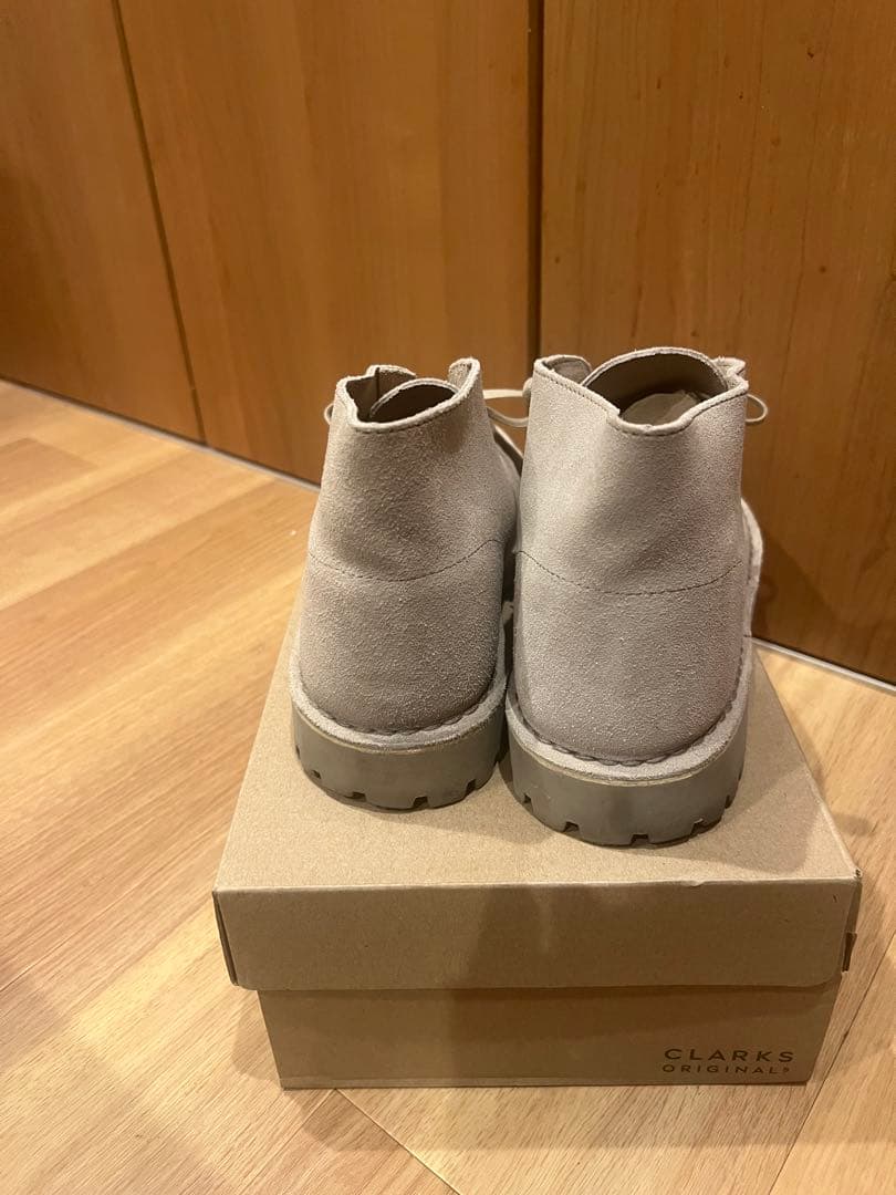 値下げ！CLARKS チャッカブーツ　ベージュ　オリジナルズUS9 （27㎝）