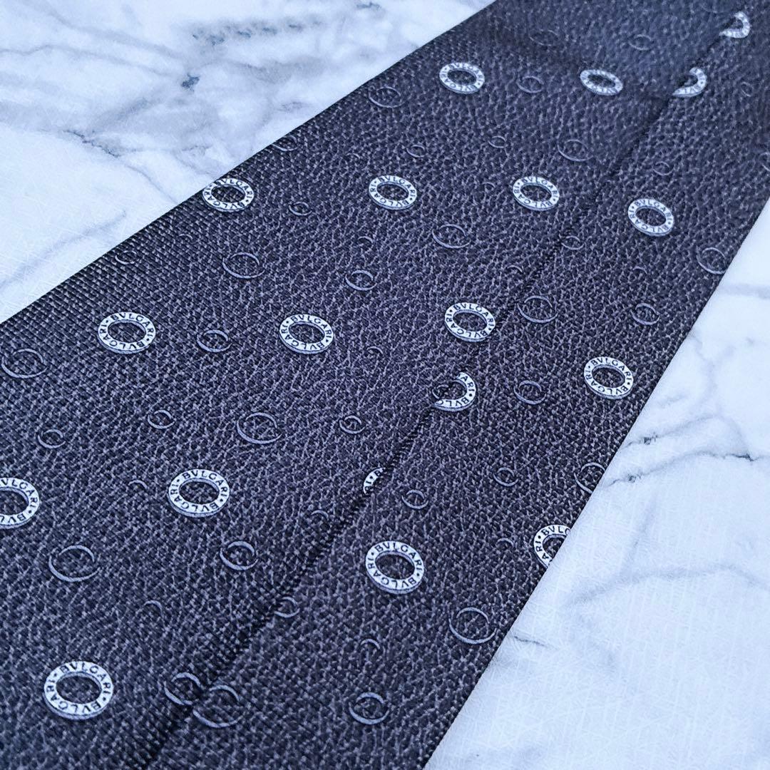 ✨未使用✨ブルガリ　希少なリング柄　シルバー　セッテピエゲ　ネクタイ