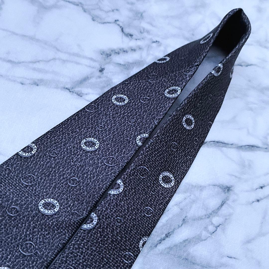 ✨未使用✨ブルガリ　希少なリング柄　シルバー　セッテピエゲ　ネクタイ