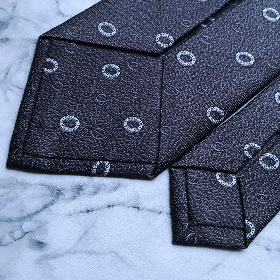 ✨未使用✨ブルガリ　希少なリング柄　シルバー　セッテピエゲ　ネクタイ