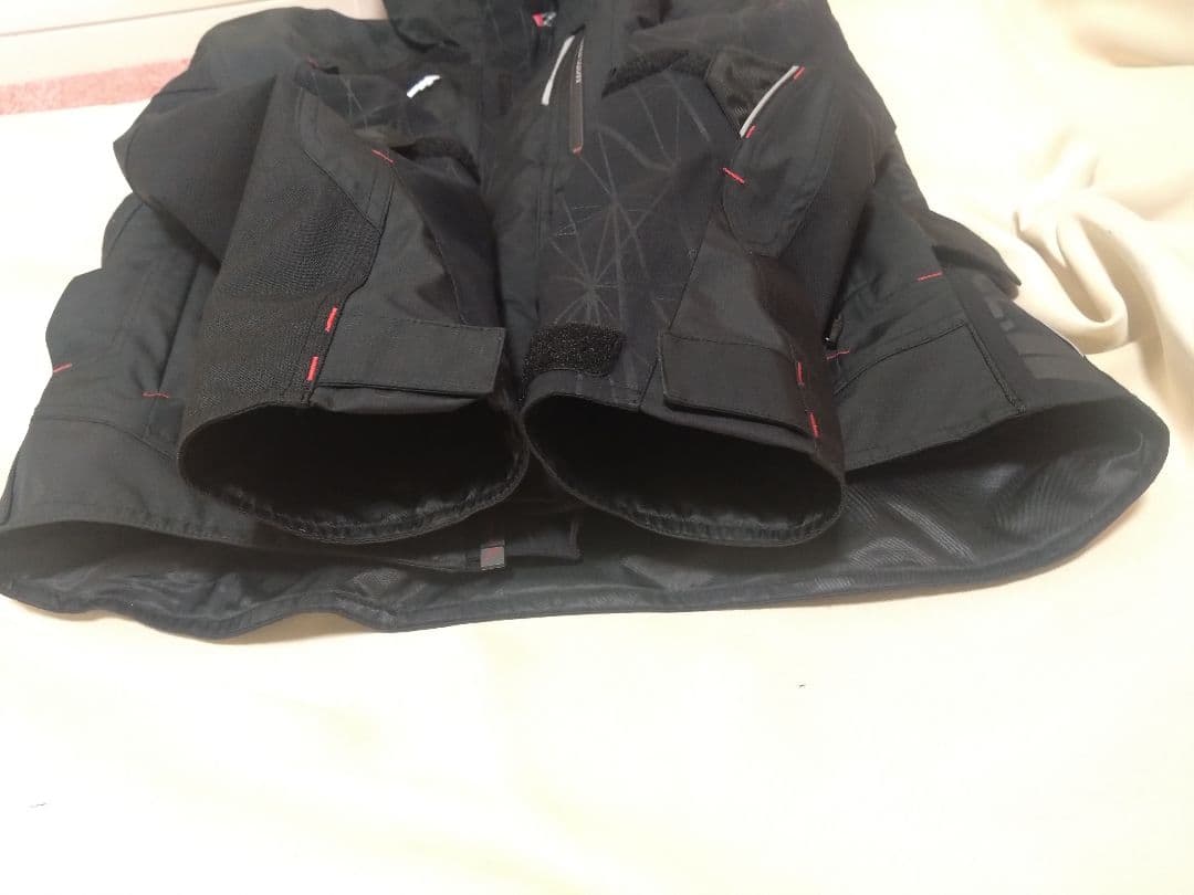 ビ*ン様 美品 クシタニ アロフトフードジャケット K-2846 KUSHITA