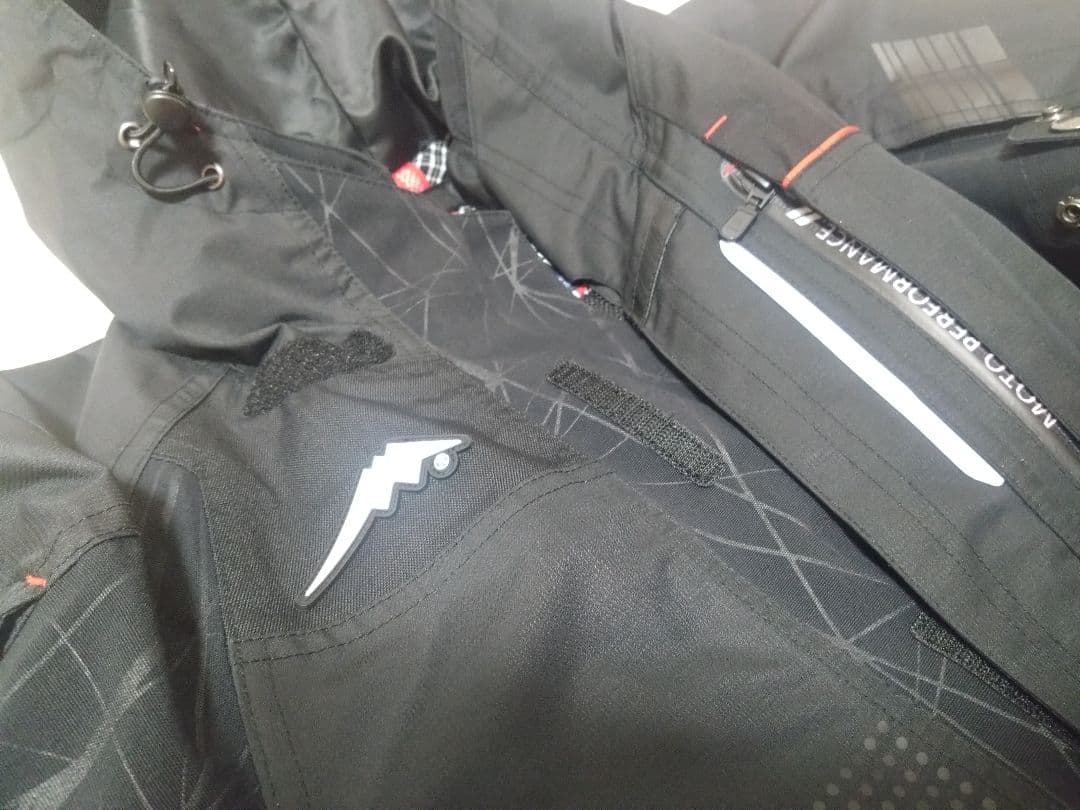 ビ*ン様 美品 クシタニ アロフトフードジャケット K-2846 KUSHITA