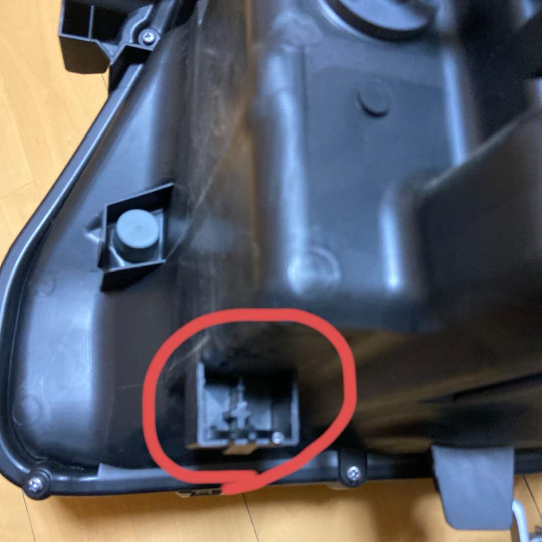 TOYOTA トヨタ 80系VOXY 純正LEDヘッドライト