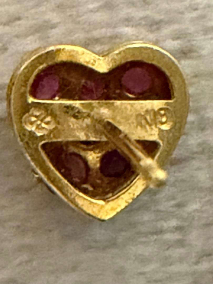 天然ルビー　K18 ハート形ピアス