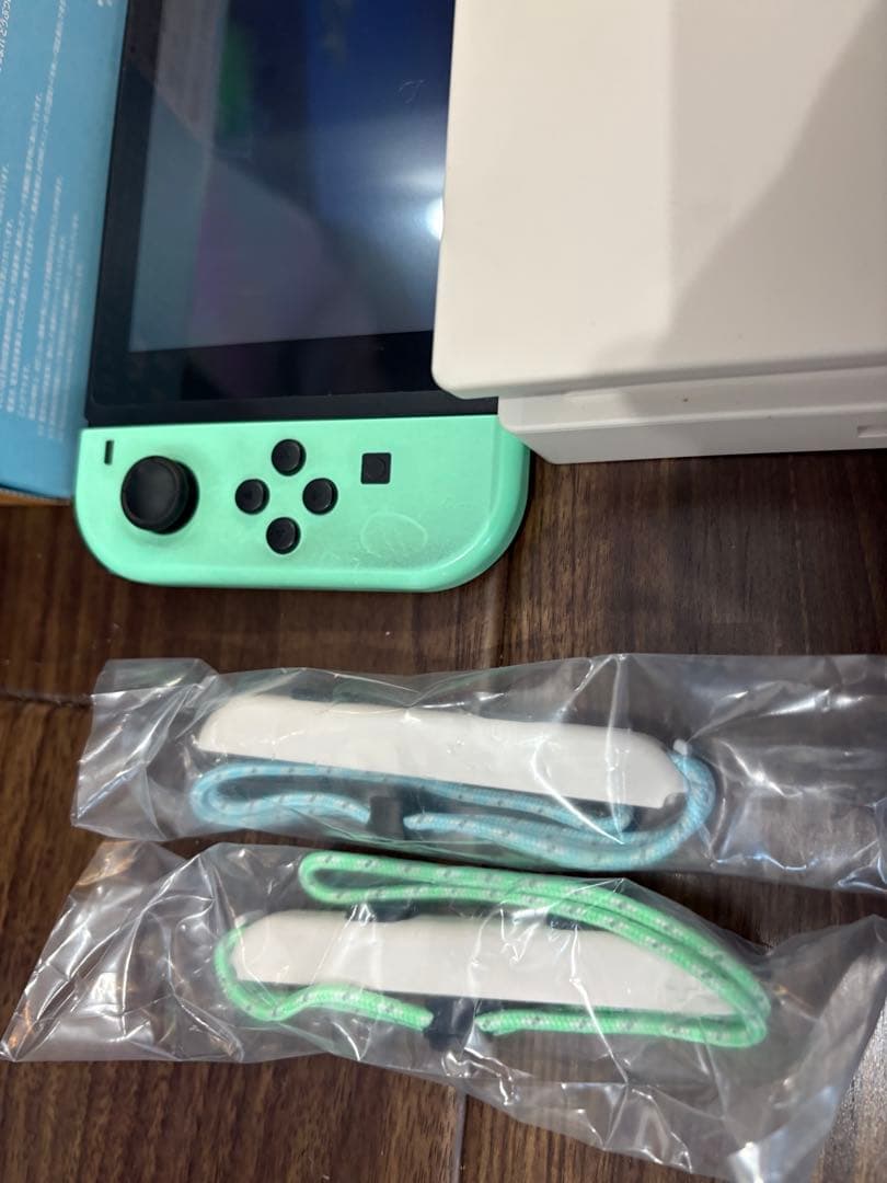 Nintendo Switch 本体 あつまれどうぶつの森 グリーン/ホワイト