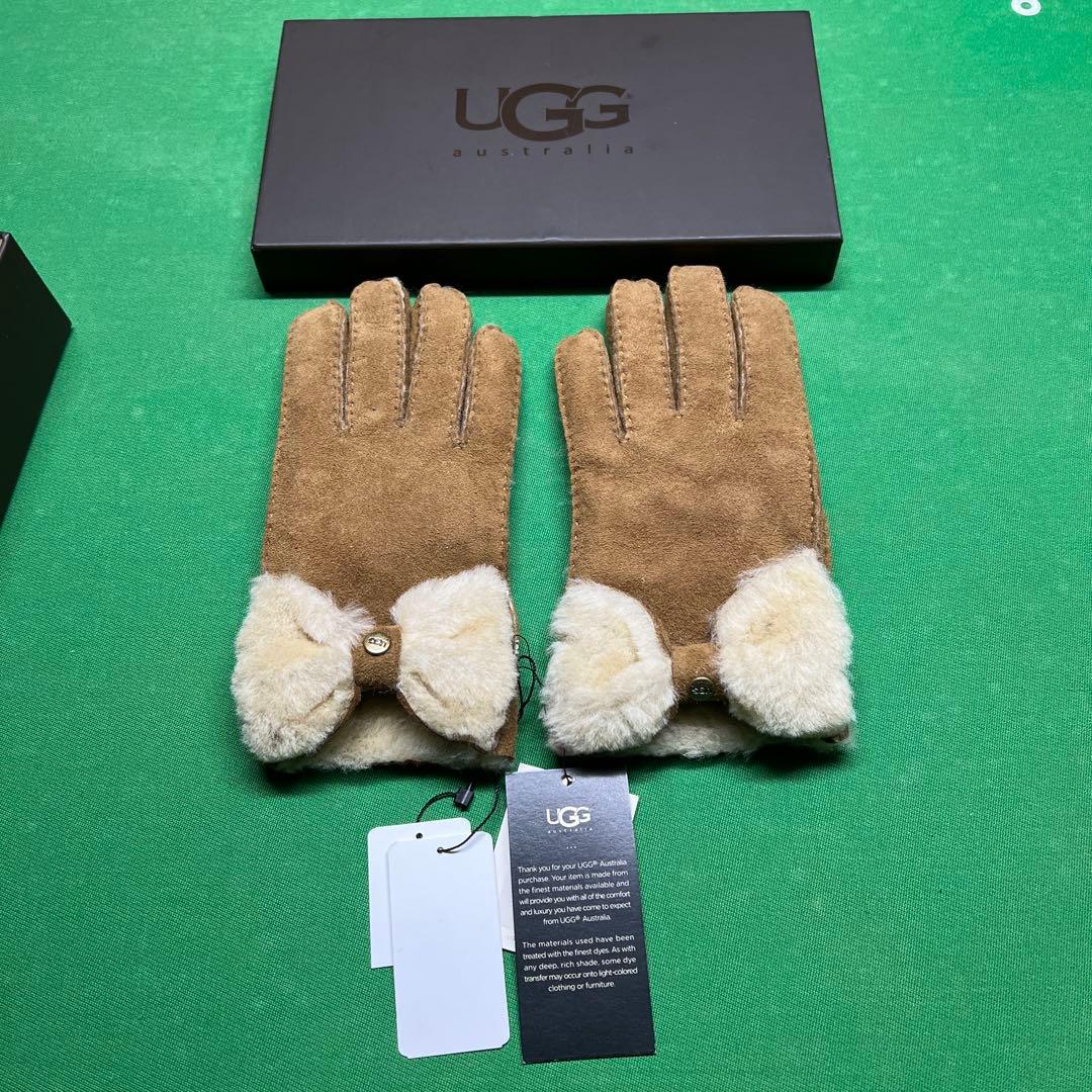 UGG リボン付きスエード手袋