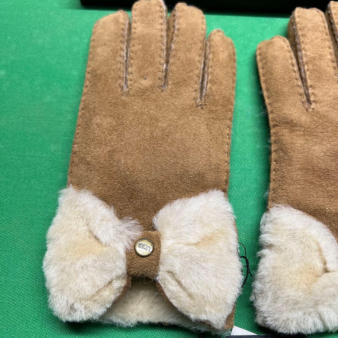 UGG リボン付きスエード手袋