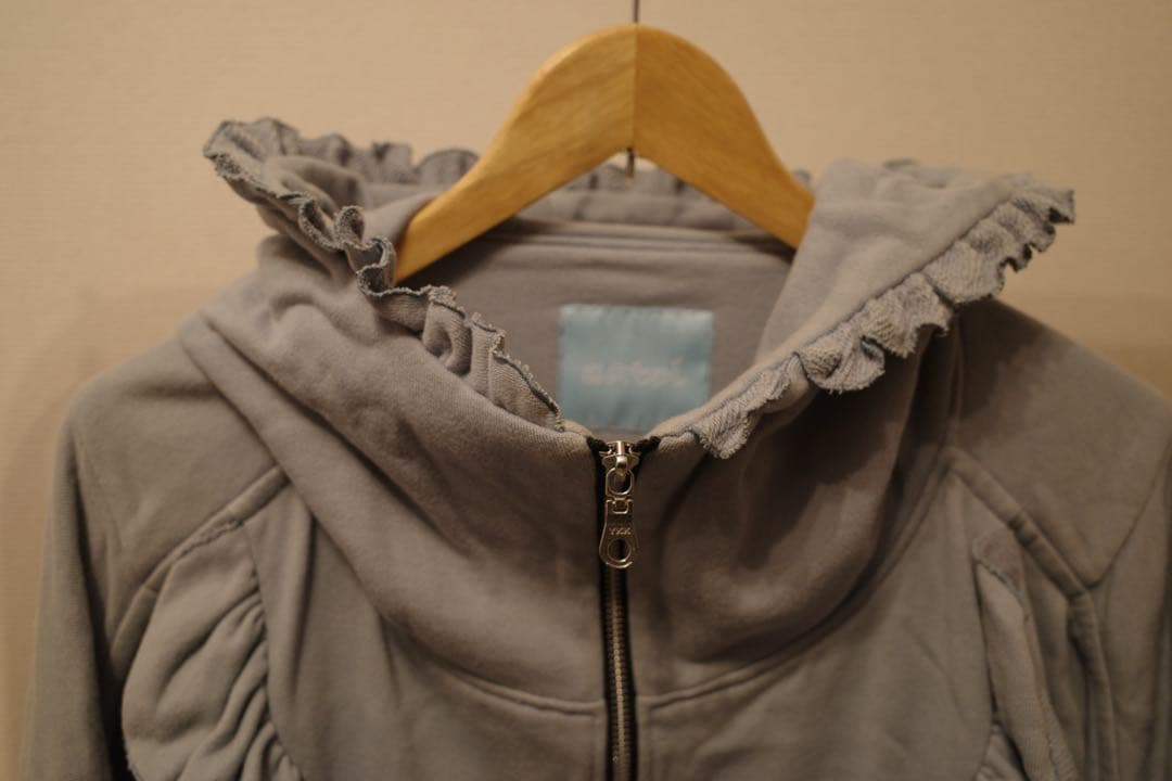 【入手困難】Satoiフリル付きジップアップパーカー grayblue【限定品】