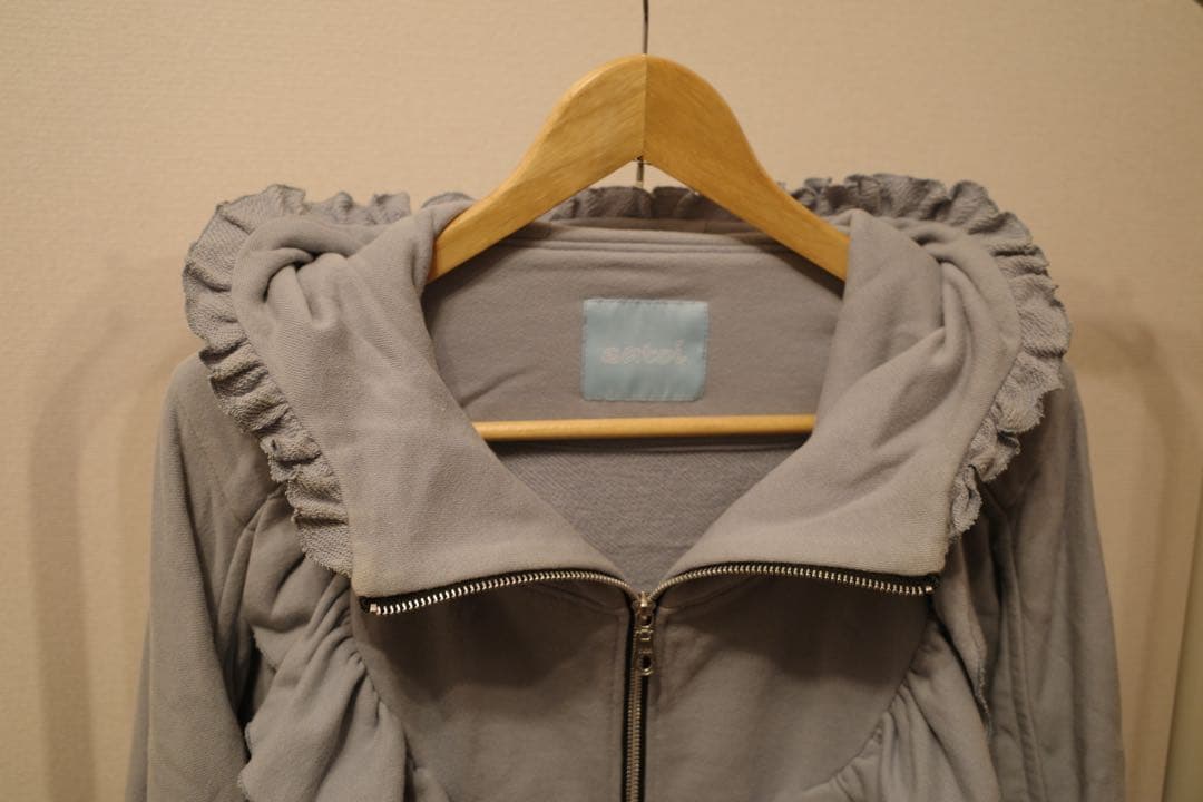 【入手困難】Satoiフリル付きジップアップパーカー grayblue【限定品】