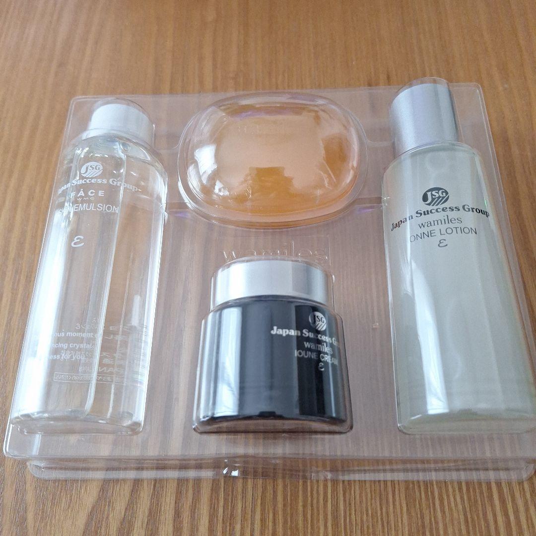 【新品未使用品】ワミレス　スキンケアセット　イオーヌ　小物プレゼント10点付き