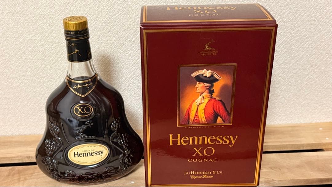 Hennessy XO Cognac 箱入り　金キャップクリアボトル