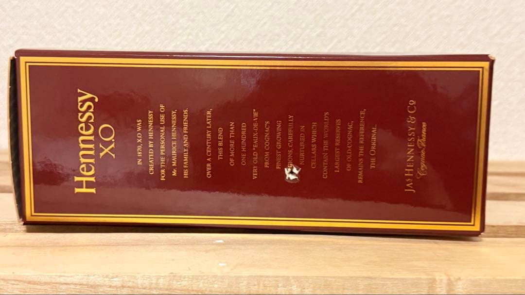 Hennessy XO Cognac 箱入り　金キャップクリアボトル