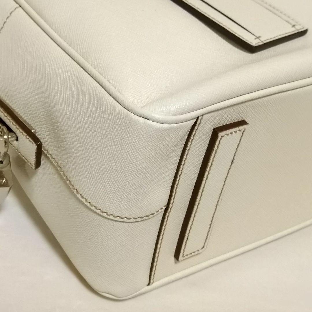 五味様 プラダ 伊勢丹購入 サフィアーノ ブリーフケース ビジネスバッグ 男女