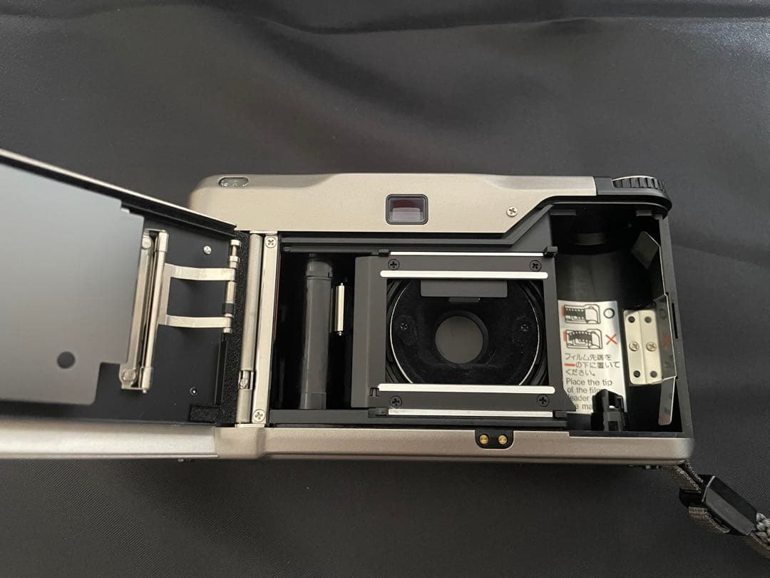 Contax T2 チタンクローム　コンパクトカメラ