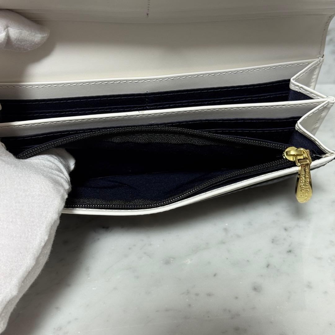 新品 未使用 フロントベルト 長財布 Samantha Thavasa サマンサ