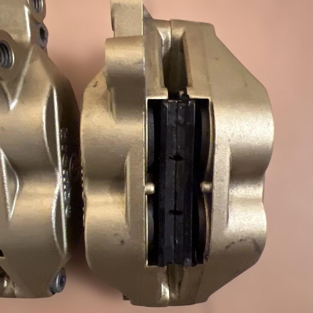 ゼファー750 brembo ブレンボ　ブレーキキャリパー ゴールド