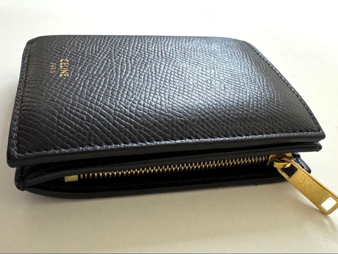 ち*い様 【美品】 CELINE ブラックレザー 二つ折り財布 【レア】