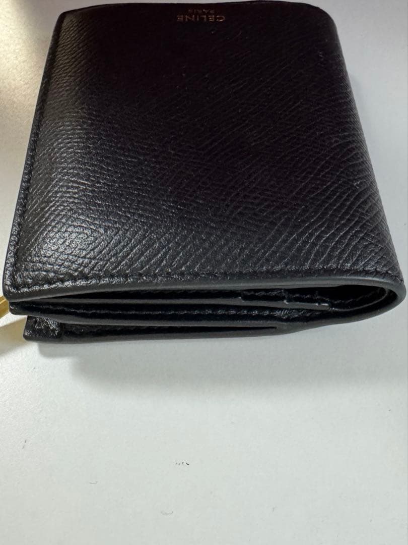 ち*い様 【美品】 CELINE ブラックレザー 二つ折り財布 【レア】