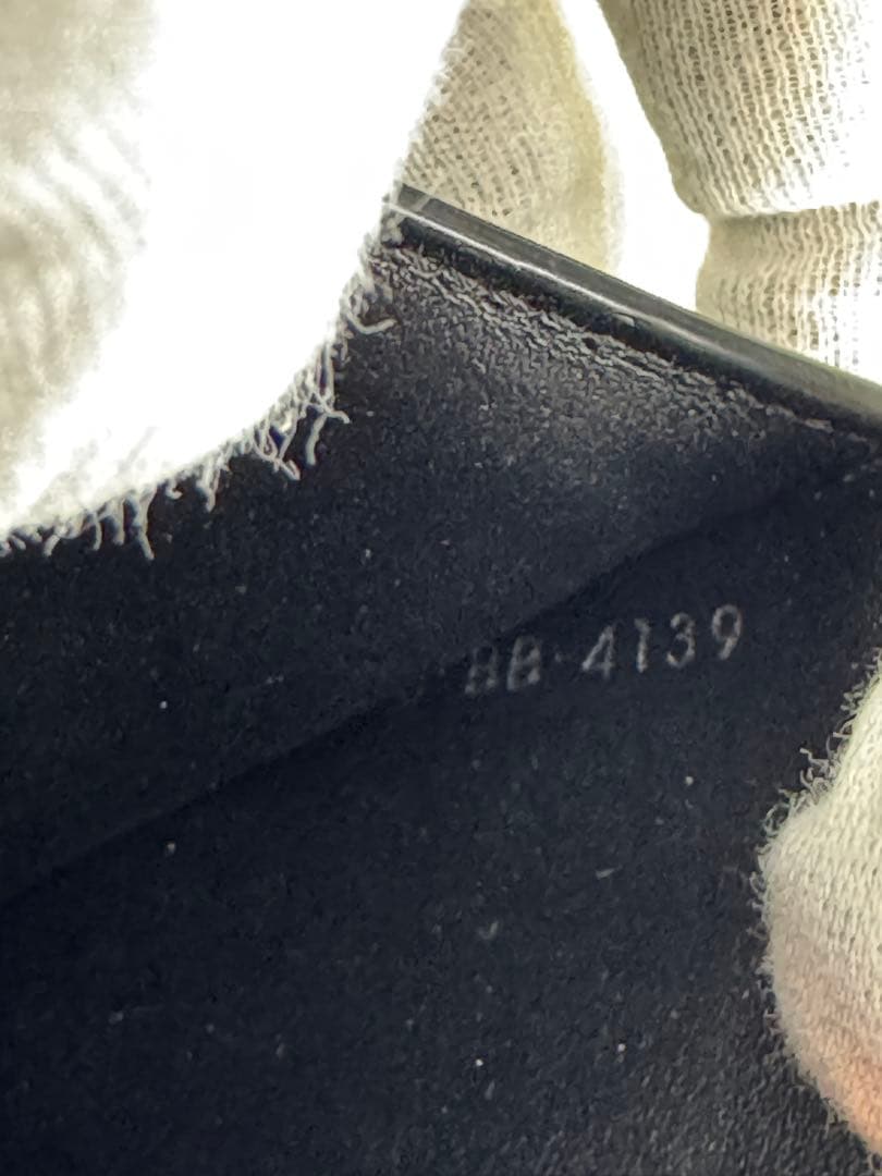 ち*い様 【美品】 CELINE ブラックレザー 二つ折り財布 【レア】