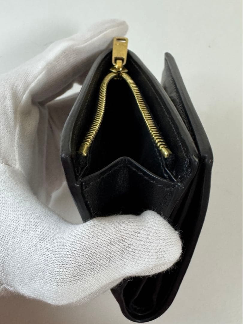 ち*い様 【美品】 CELINE ブラックレザー 二つ折り財布 【レア】