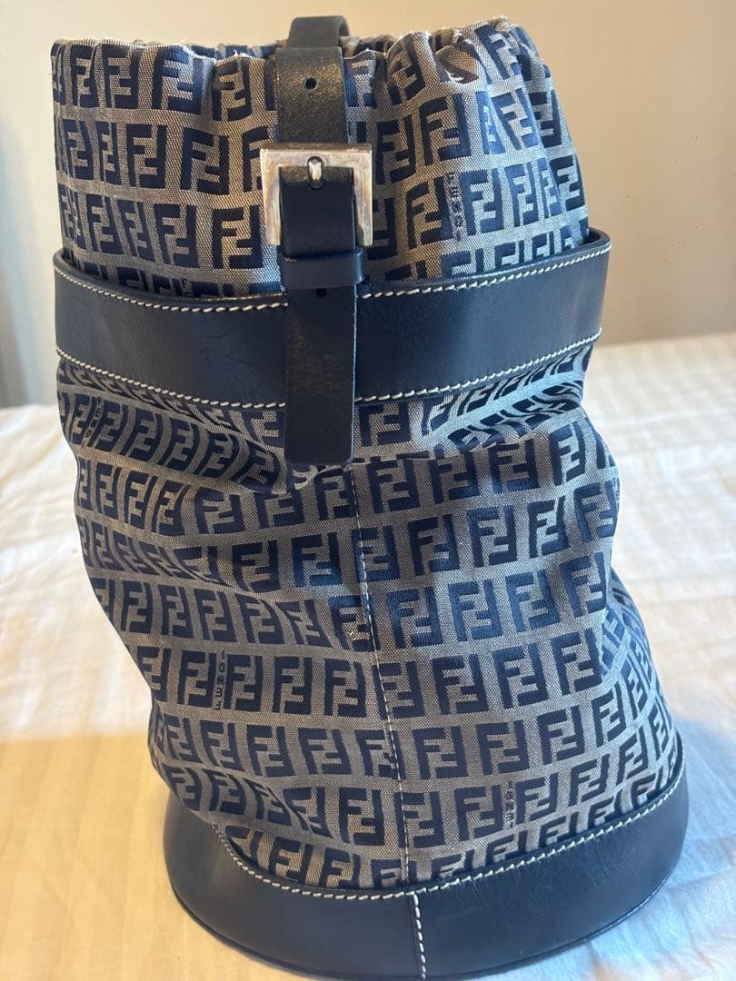 Fendi ロゴプリント バッグ