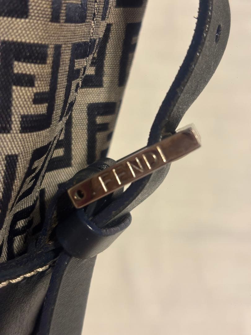 Fendi ロゴプリント バッグ