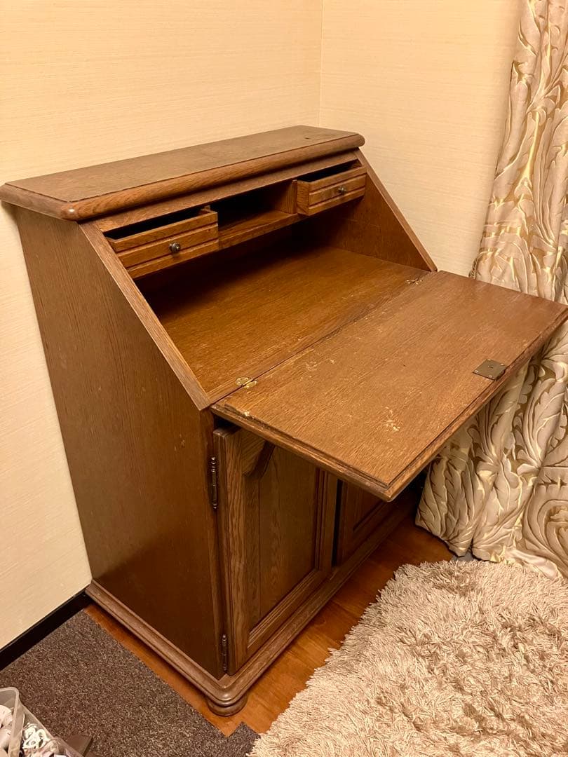 ★★たま★★　アンティーク　ベルギー製　ライティングデスク　　木製　鍵付き